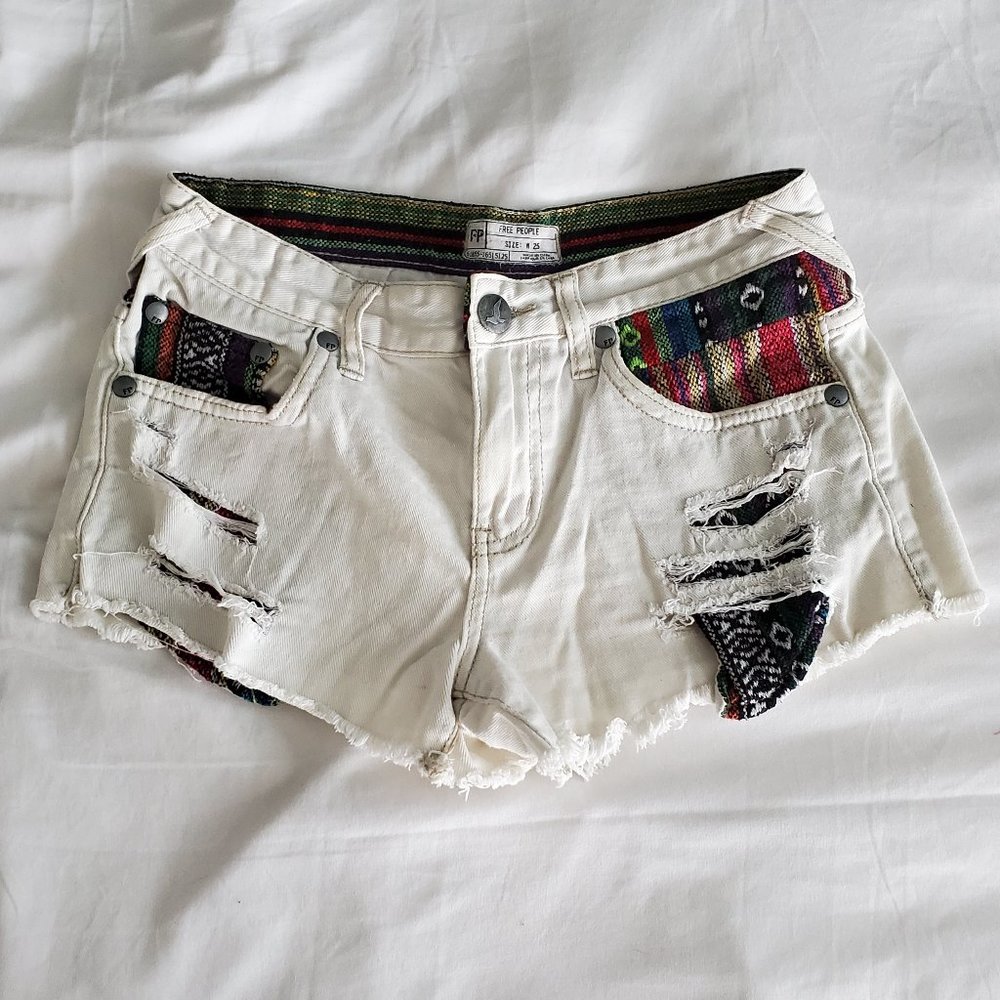 Free People White Jean Shorts w/ Pattern, 25